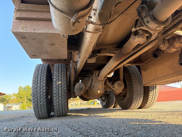 image for item FN2580 2007 Sterling Truck L9500 Series vacuum truck