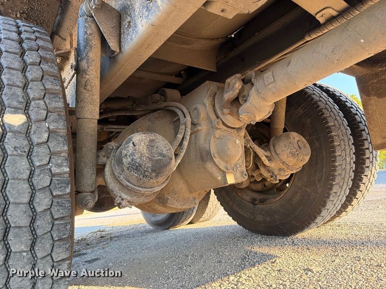 image for item FN2580 2007 Sterling Truck L9500 Series vacuum truck