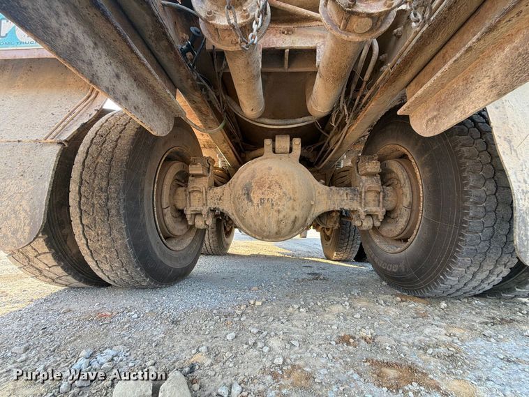 image for item FN2580 2007 Sterling Truck L9500 Series vacuum truck