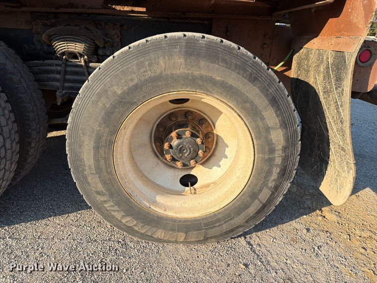image for item FN2580 2007 Sterling Truck L9500 Series vacuum truck
