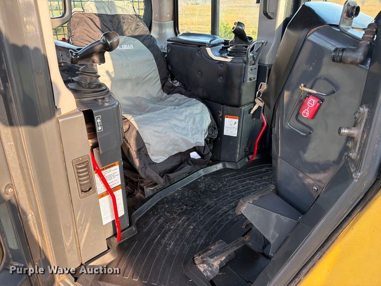 image for item FN2606 2012 Komatsu D65EX-17 dozer