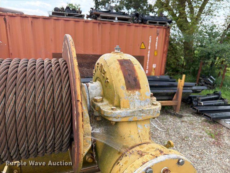 image for item FN5837 Winch