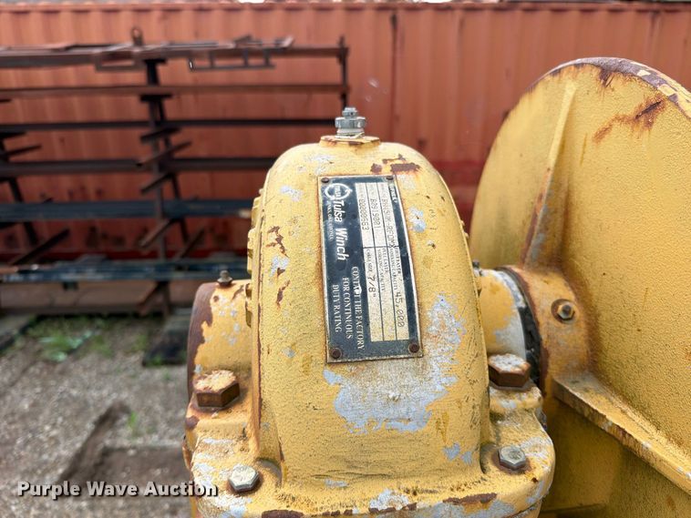 image for item FN5837 Winch