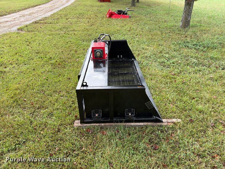 image for item FN5877 2026 Giyi VB79 skid steer vibrating bucket