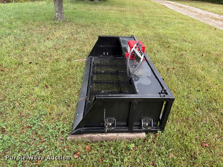 image for item FN5877 2026 Giyi VB79 skid steer vibrating bucket