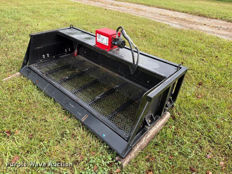 image for item FN5877 2026 Giyi VB79 skid steer vibrating bucket