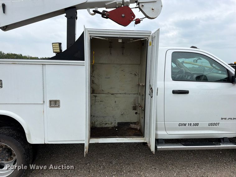 image for item FN5880 2020 RAM 5500 utility / service truck