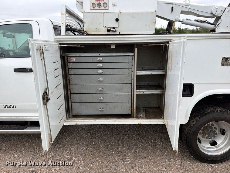image for item FN5880 2020 RAM 5500 utility / service truck