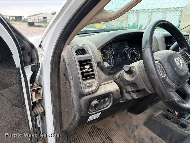 image for item FN5880 2020 RAM 5500 utility / service truck