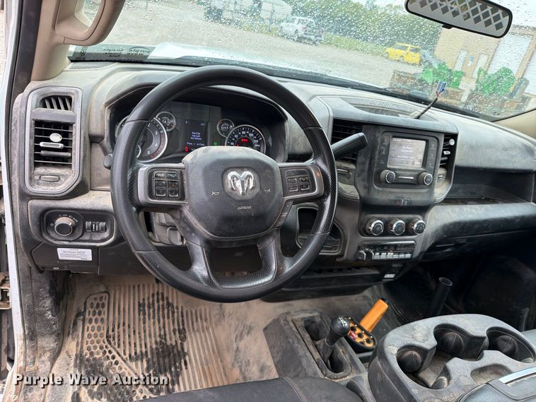 image for item FN5880 2020 RAM 5500 utility / service truck