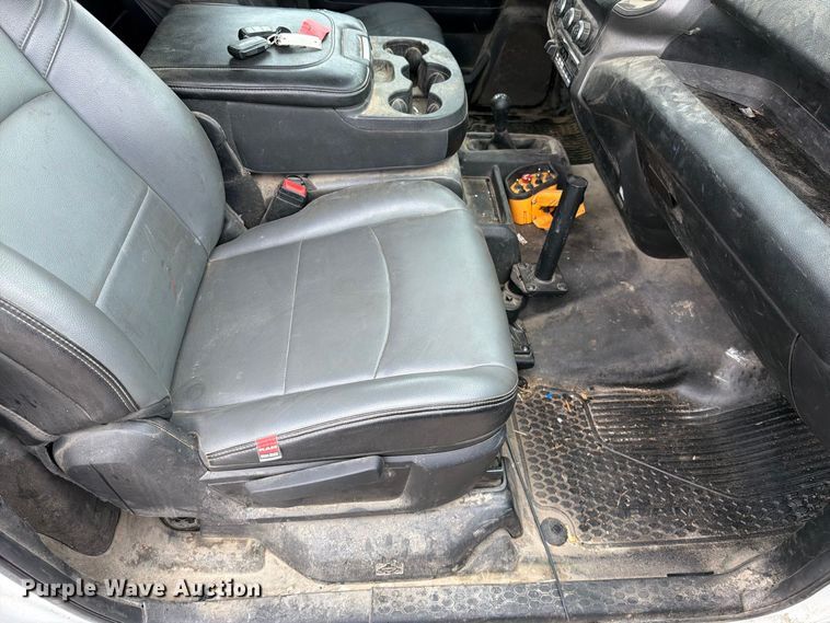 image for item FN5880 2020 RAM 5500 utility / service truck