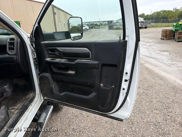 image for item FN5880 2020 RAM 5500 utility / service truck