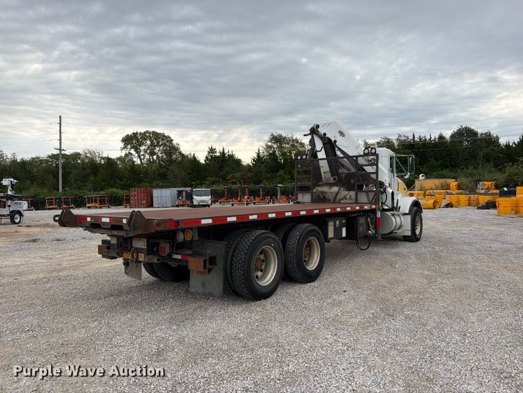 image for item FN5882 2002 Kenworth T800 crane truck