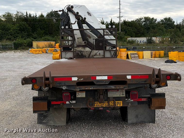 image for item FN5882 2002 Kenworth T800 crane truck