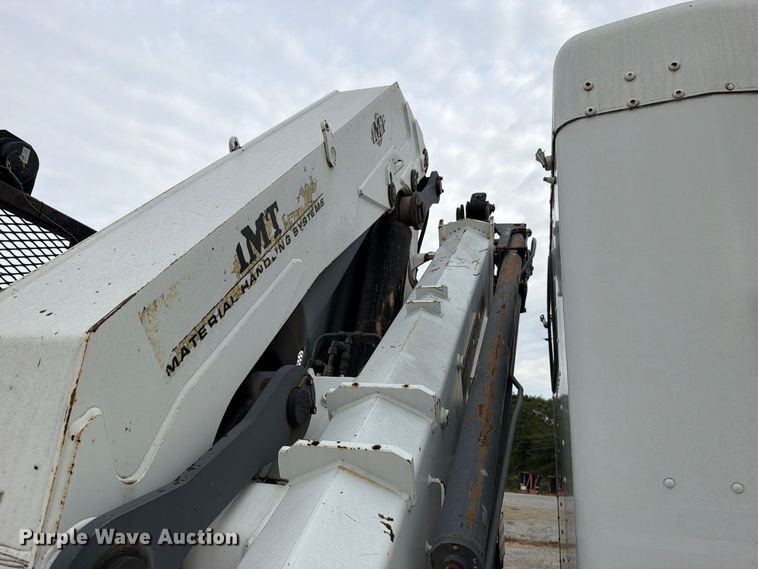 image for item FN5882 2002 Kenworth T800 crane truck