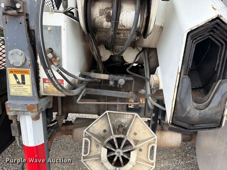 image for item FN5882 2002 Kenworth T800 crane truck