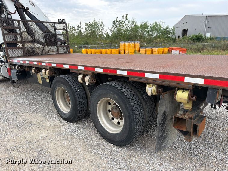image for item FN5882 2002 Kenworth T800 crane truck