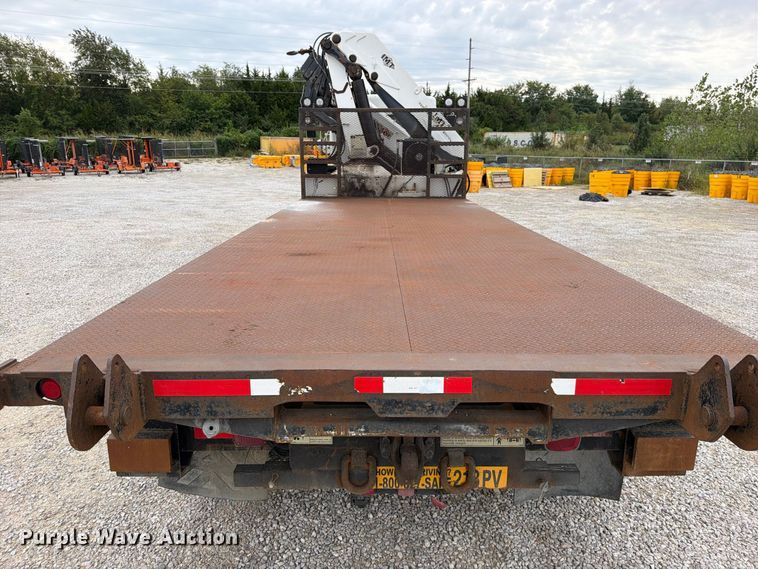 image for item FN5882 2002 Kenworth T800 crane truck