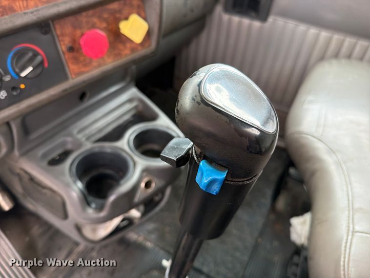 image for item FN5882 2002 Kenworth T800 crane truck