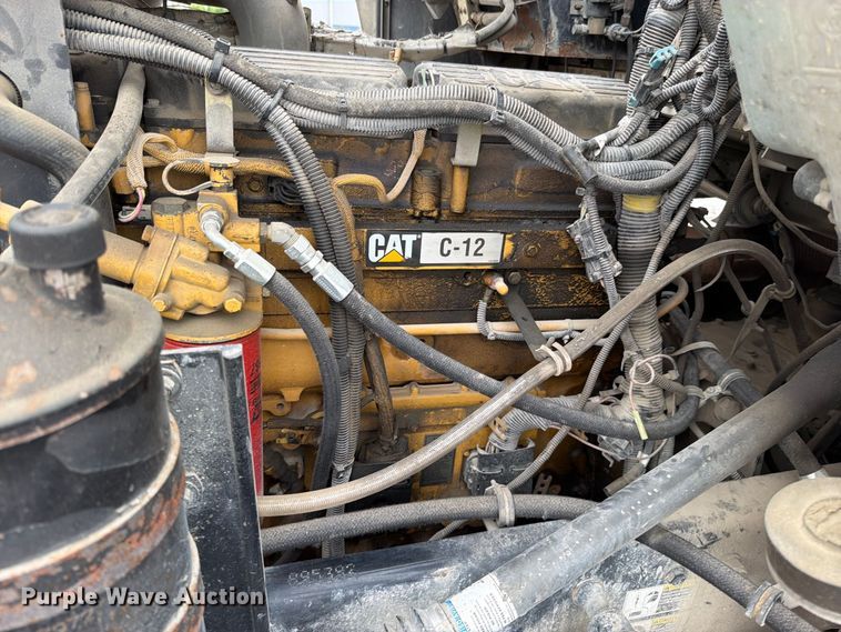 image for item FN5882 2002 Kenworth T800 crane truck