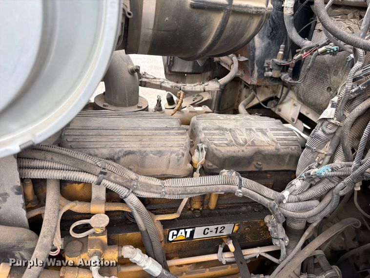 image for item FN5882 2002 Kenworth T800 crane truck