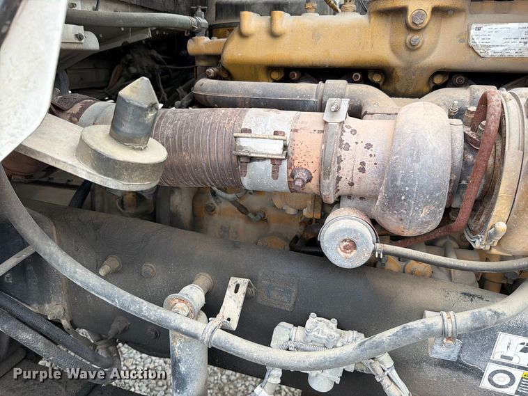 image for item FN5882 2002 Kenworth T800 crane truck