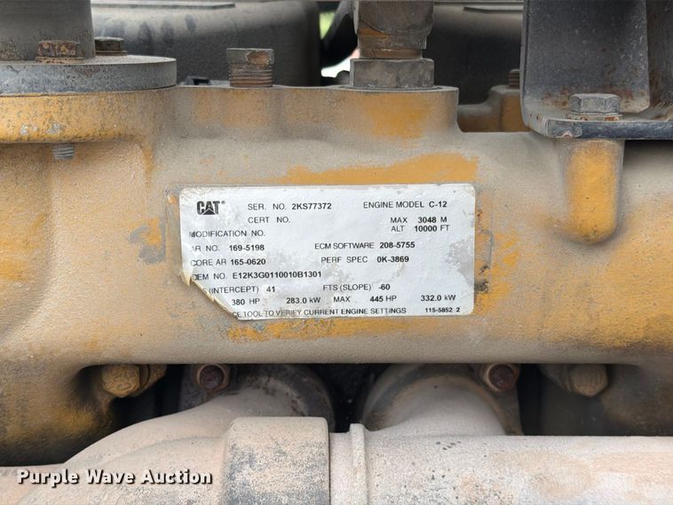 image for item FN5882 2002 Kenworth T800 crane truck