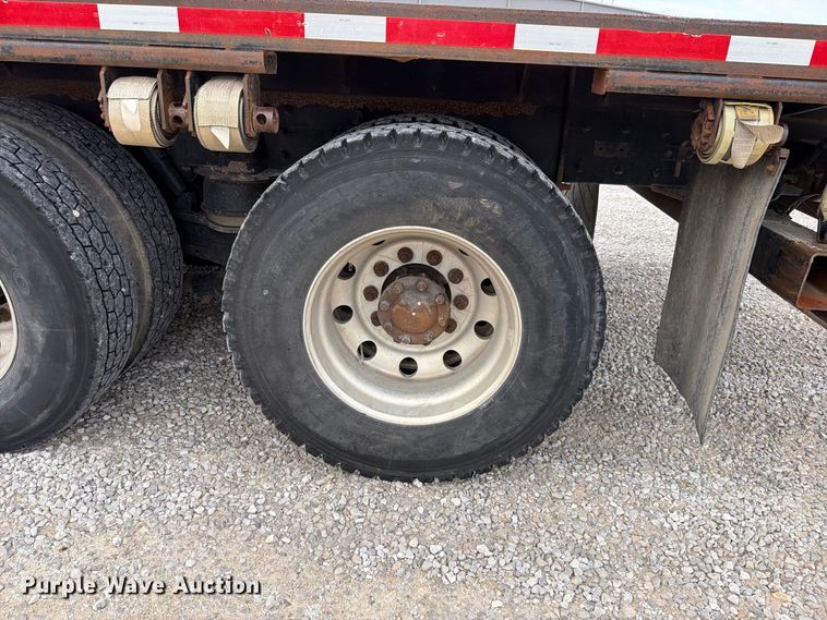 image for item FN5882 2002 Kenworth T800 crane truck
