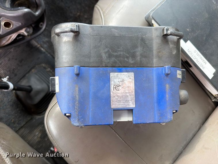 image for item FN5882 2002 Kenworth T800 crane truck