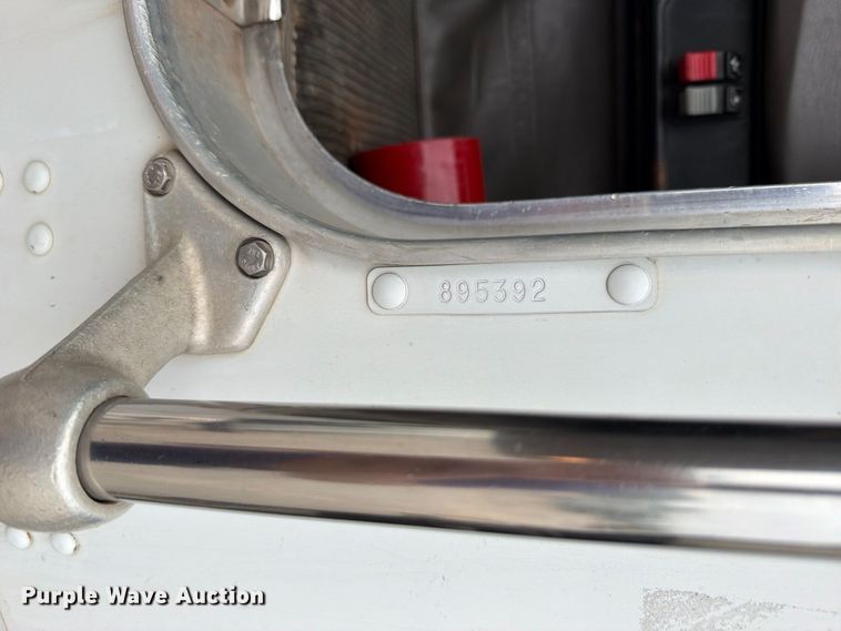 image for item FN5882 2002 Kenworth T800 crane truck