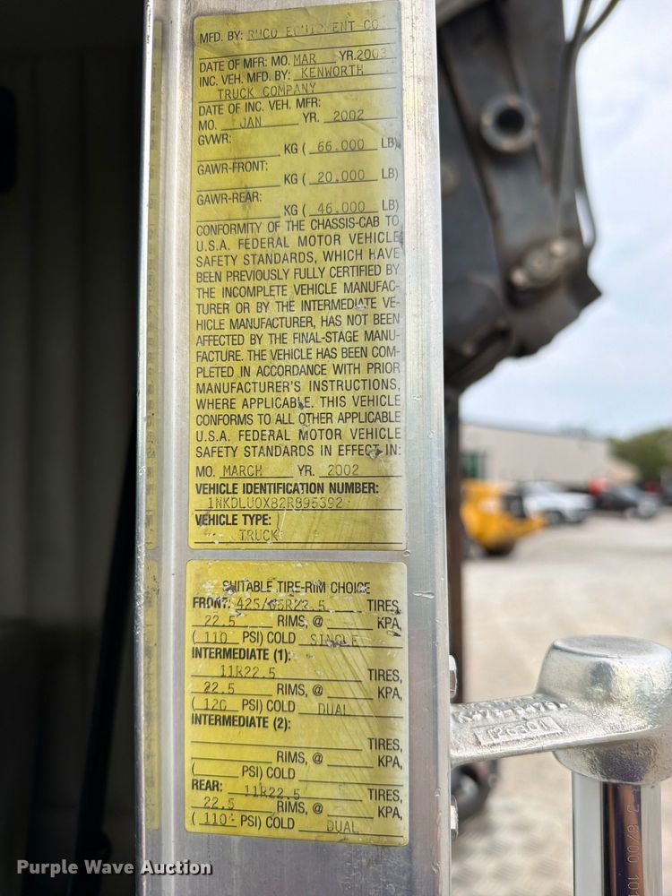 image for item FN5882 2002 Kenworth T800 crane truck