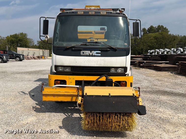 image for item FN5884 1998 GMC T7500 flatbed truck