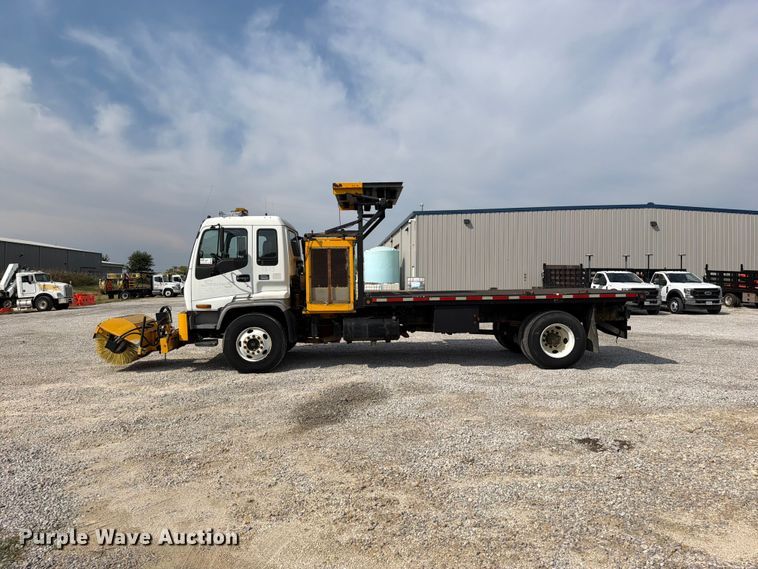 image for item FN5884 1998 GMC T7500 flatbed truck