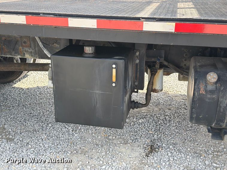 image for item FN5884 1998 GMC T7500 flatbed truck