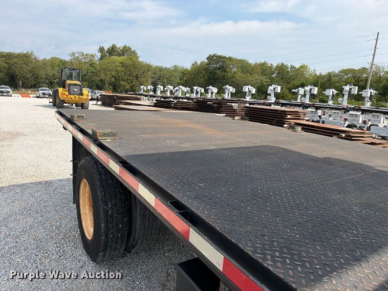 image for item FN5884 1998 GMC T7500 flatbed truck