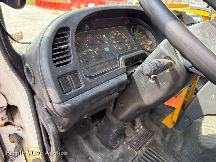 image for item FN5884 1998 GMC T7500 flatbed truck