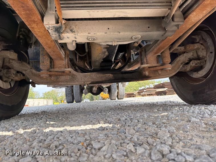 image for item FN5884 1998 GMC T7500 flatbed truck