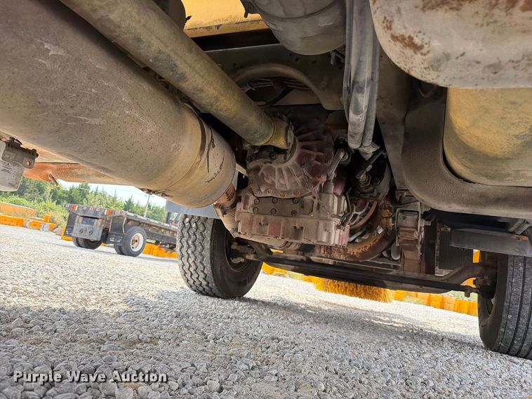 image for item FN5884 1998 GMC T7500 flatbed truck