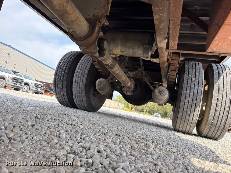 image for item FN5884 1998 GMC T7500 flatbed truck