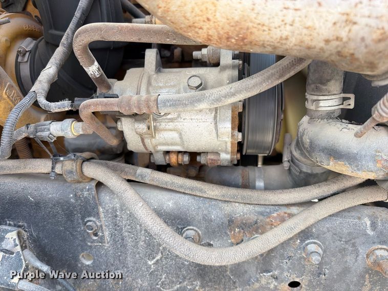 image for item FN5885 2000 Ford F-650 flatbed truck