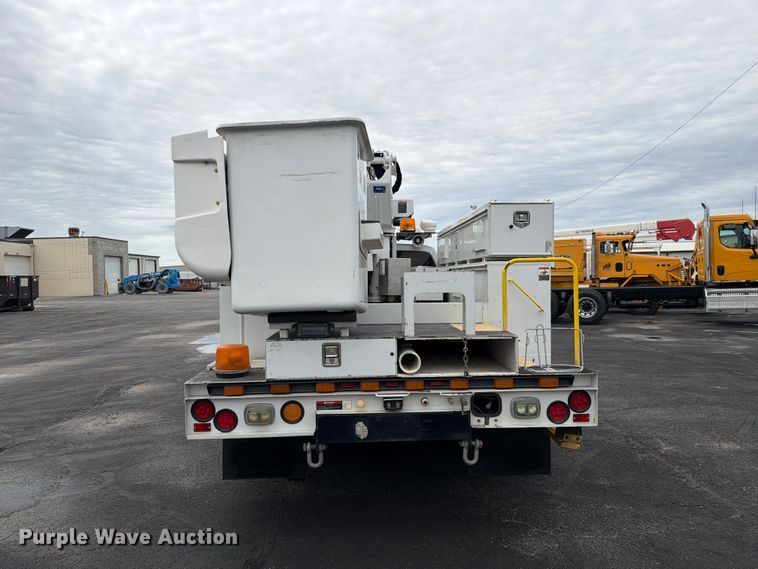 image for item FP3098 2016 Ford F550 Super Duty bucket truck