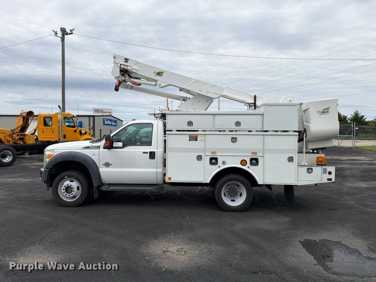 image for item FP3098 2016 Ford F550 Super Duty bucket truck