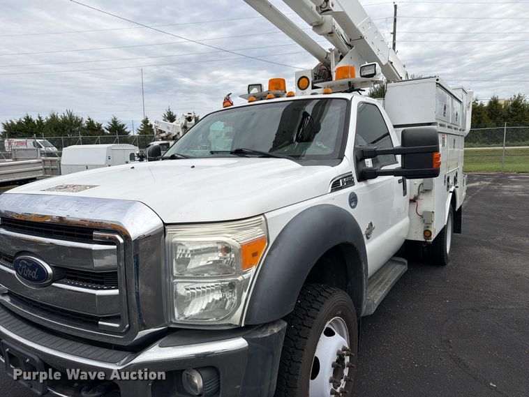 image for item FP3098 2016 Ford F550 Super Duty bucket truck
