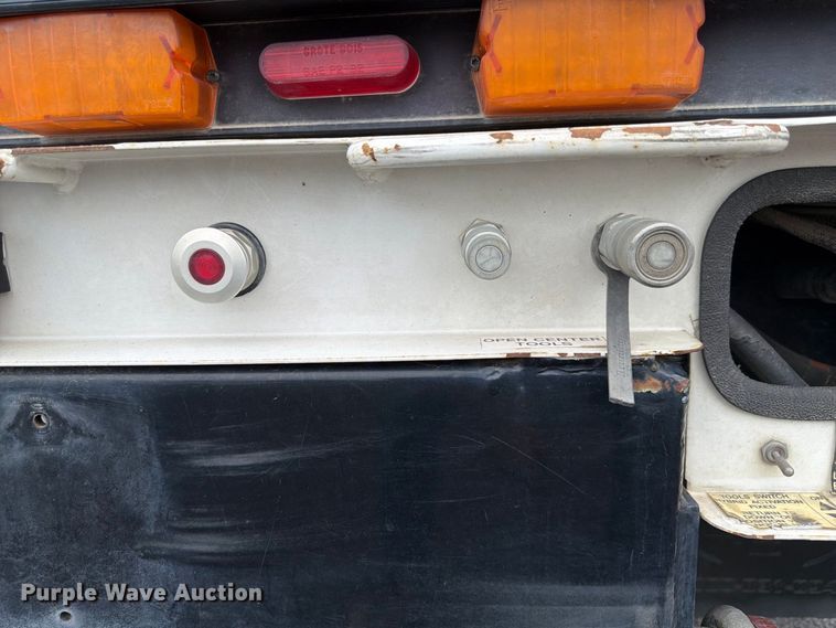 image for item FP3098 2016 Ford F550 Super Duty bucket truck