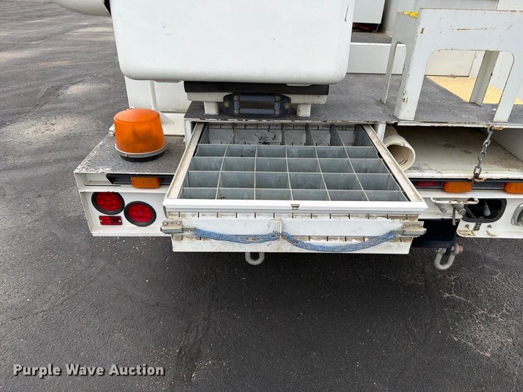 image for item FP3098 2016 Ford F550 Super Duty bucket truck