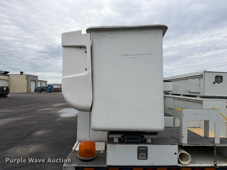 image for item FP3098 2016 Ford F550 Super Duty bucket truck