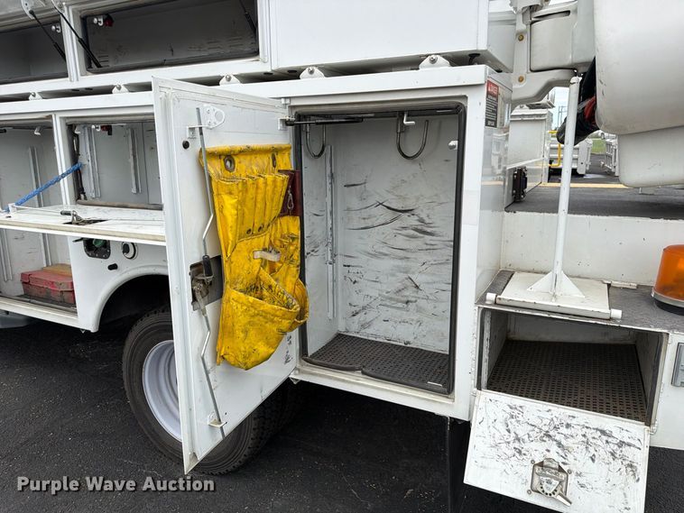image for item FP3098 2016 Ford F550 Super Duty bucket truck