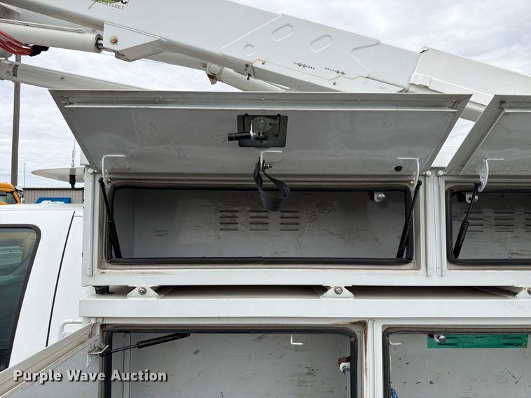 image for item FP3098 2016 Ford F550 Super Duty bucket truck