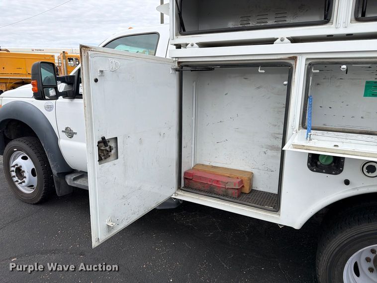 image for item FP3098 2016 Ford F550 Super Duty bucket truck