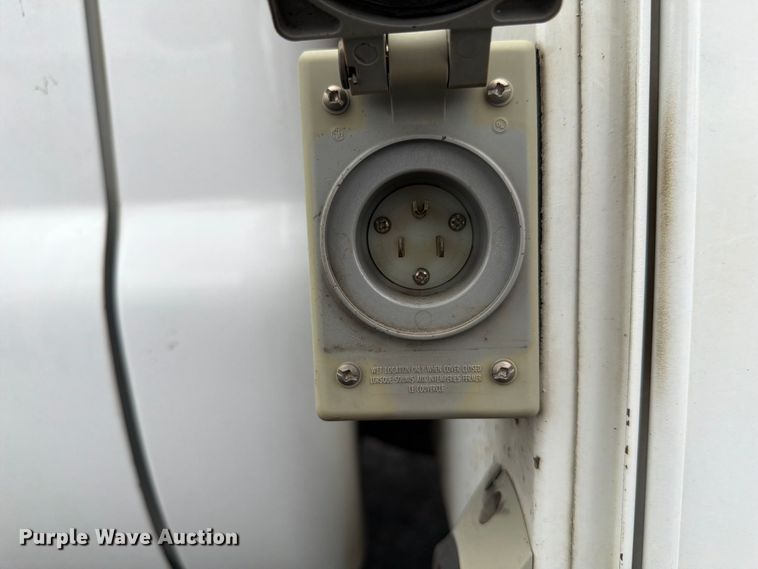 image for item FP3098 2016 Ford F550 Super Duty bucket truck